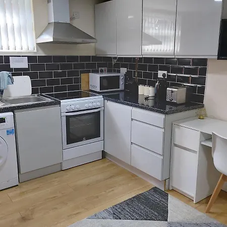 Lovely Studio-Flat With Free Parking, Free Wifi. Leeds  Exterior photo