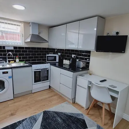 Lovely Studio-Flat With Free Parking, Free Wifi. Leeds  Exterior photo