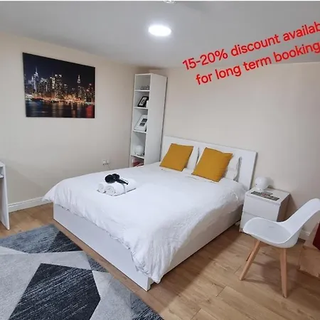 Lovely Studio-Flat With Free Parking, Free Wifi. Leeds  Exterior photo