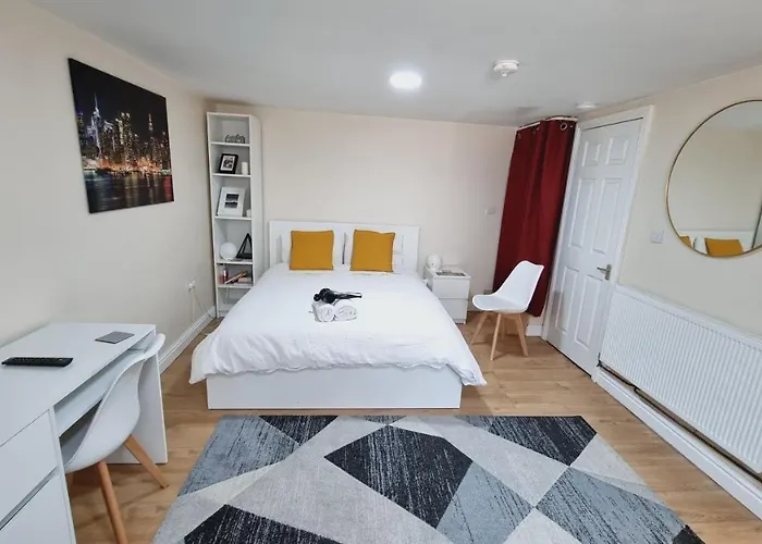 Lovely Studio-Flat With Free Parking, Free Wifi.