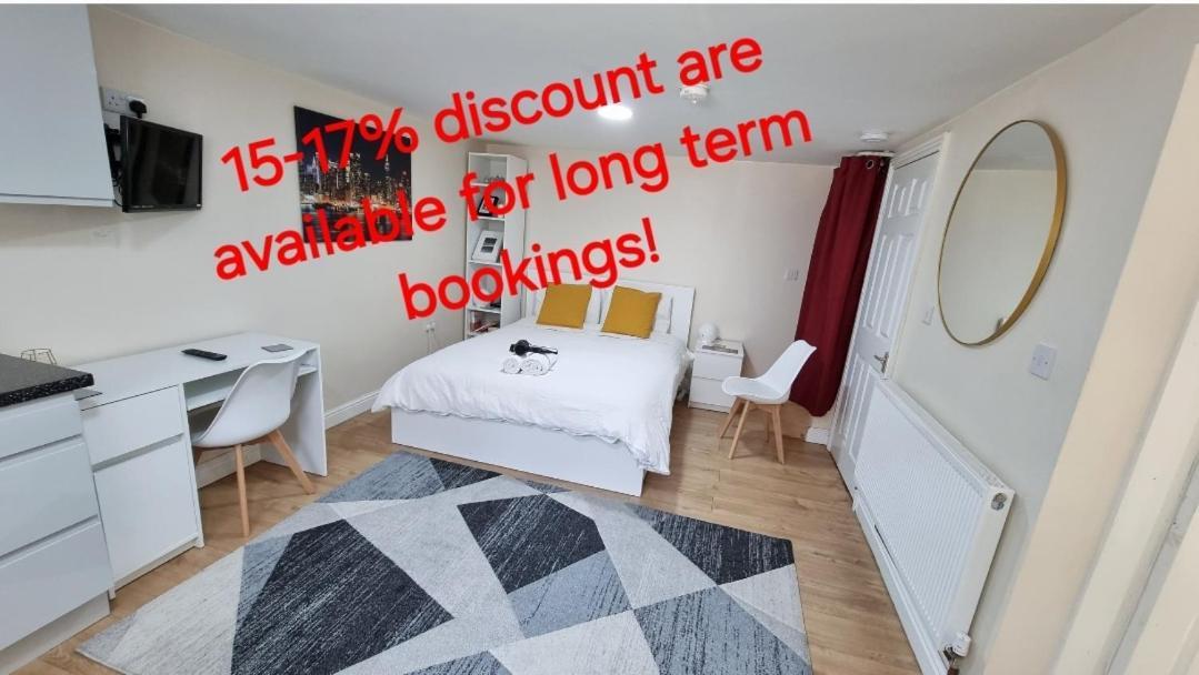 Lovely Studio-flat With Free Parking, Free Wifi. *